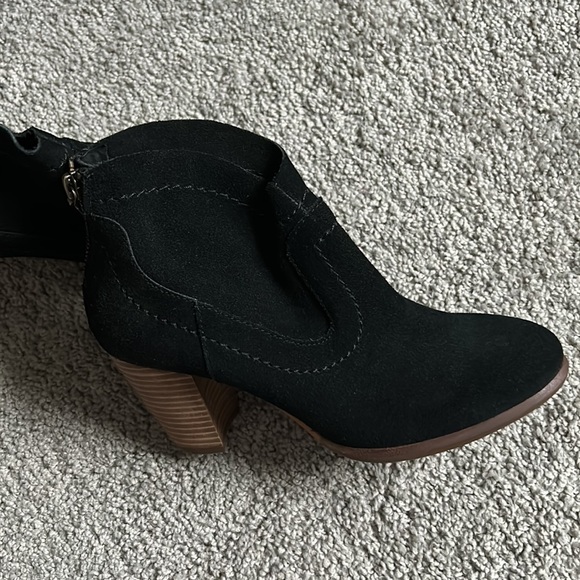 BRAND NEW UGG BLACK SUEDE ANKLE BOOTS SIZE 6 - Picture 6 of 6